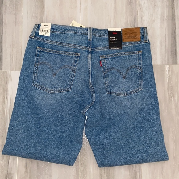 Levi’s Premium Wedgie Straight Leg (2023), Capital E, 32x28, NWT, $98 MSRP - Picture 4 of 15